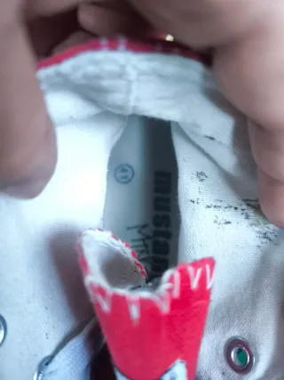 Convers Mustang Rojas y Blancas