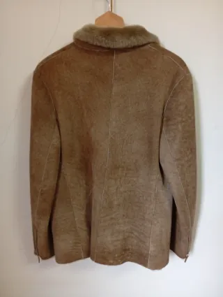 Chaquetón de piel marrón y beige