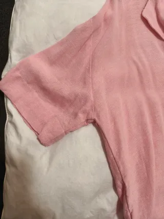 Camisa Stradivarius rosa puede valer para talla M