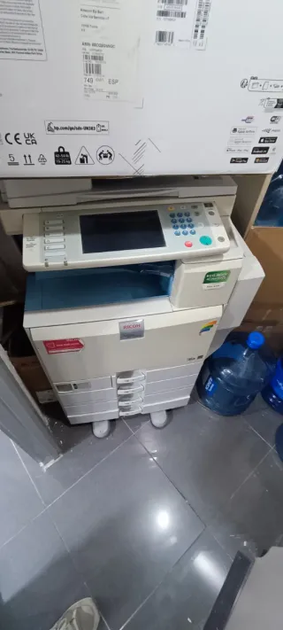 Impresora Ricoh Multifunción aficio MPC3300