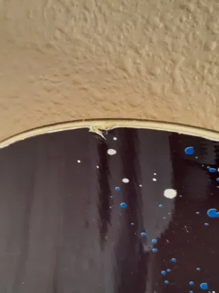 Snowboard con fijaciones