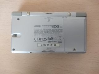 Nintendo DS Lite Plateada con Cargador
