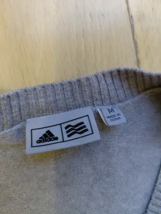 Jersey Adidas V-Neck Gris Talla M