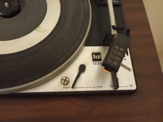 Tocadisco dual modelo 1225 sintonizador akai 2250