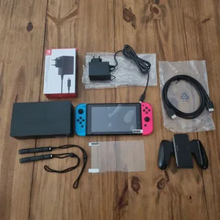 Nintendo Switch v1 con accessori