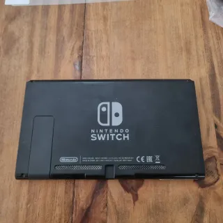 Nintendo Switch v1 con accessori