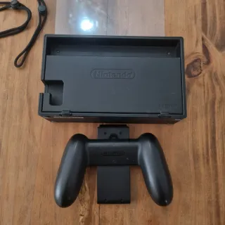 Nintendo Switch v1 con accessori