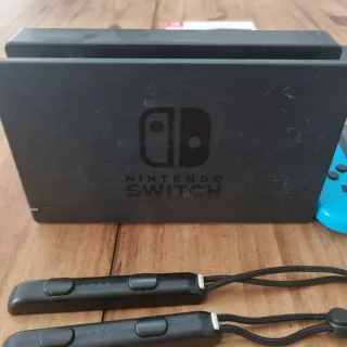 Nintendo Switch v1 con accessori