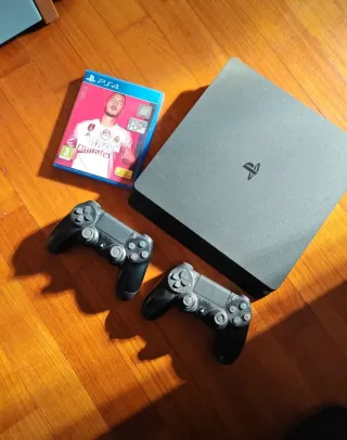 PS4 500GB + FIFA 20 + 2 Controller