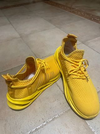 Zapatillas deportivas amarillas
