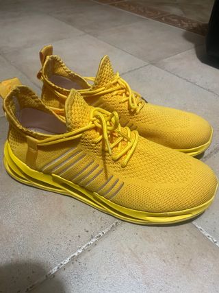 Zapatillas deportivas amarillas