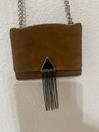 Bolso Zara marrón con cadena