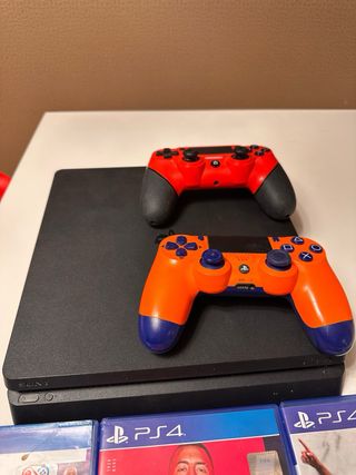 PS4 con 2 mandos y 3 juegos FIFA