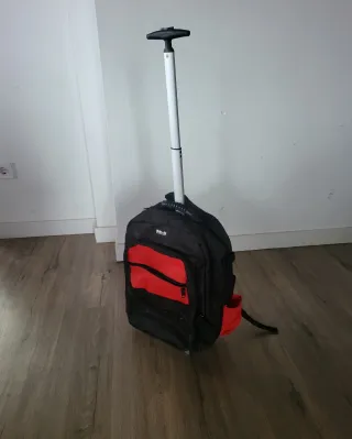 Mochila con ruedas para herramientas