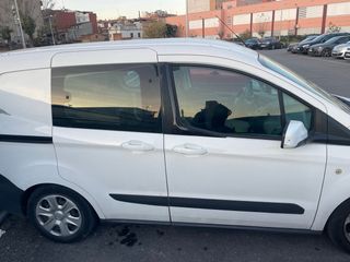 Ford Transit Courier 2017