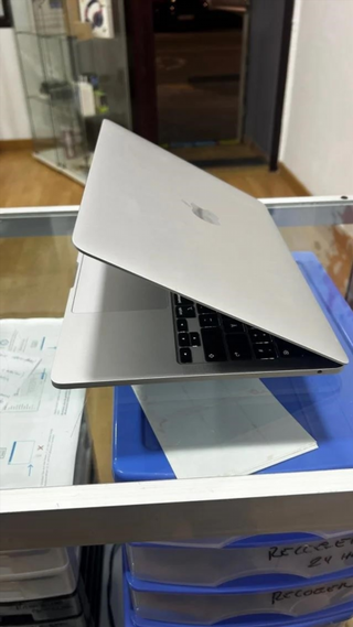 MacBook Pro 8GB RAM Plata 2020
