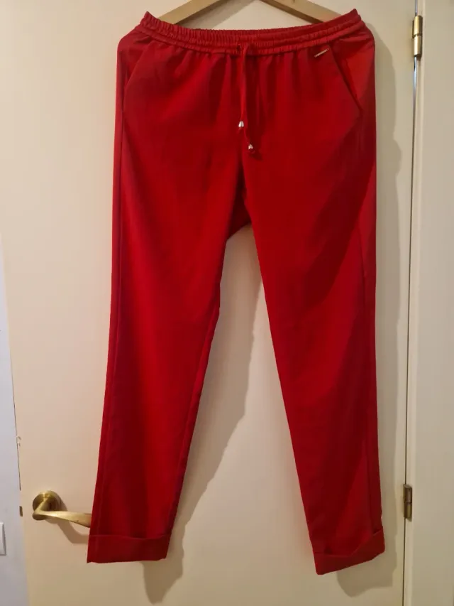 Pantalón rojo de vestir