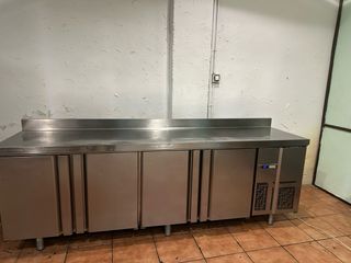 Bajo mostrador INFRICO 4 puertas