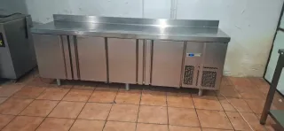 Bajo mostrador Infrico 4 puertas