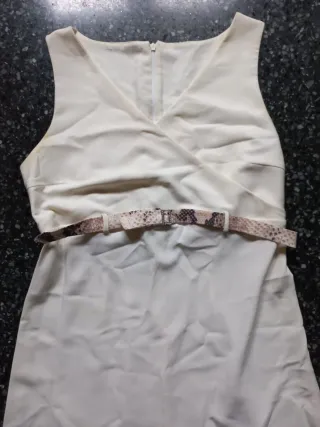 Vestito bianco con cintura