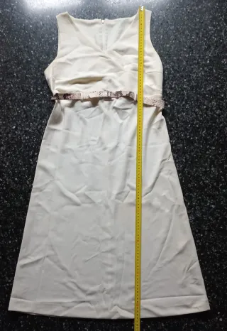 Vestito bianco con cintura
