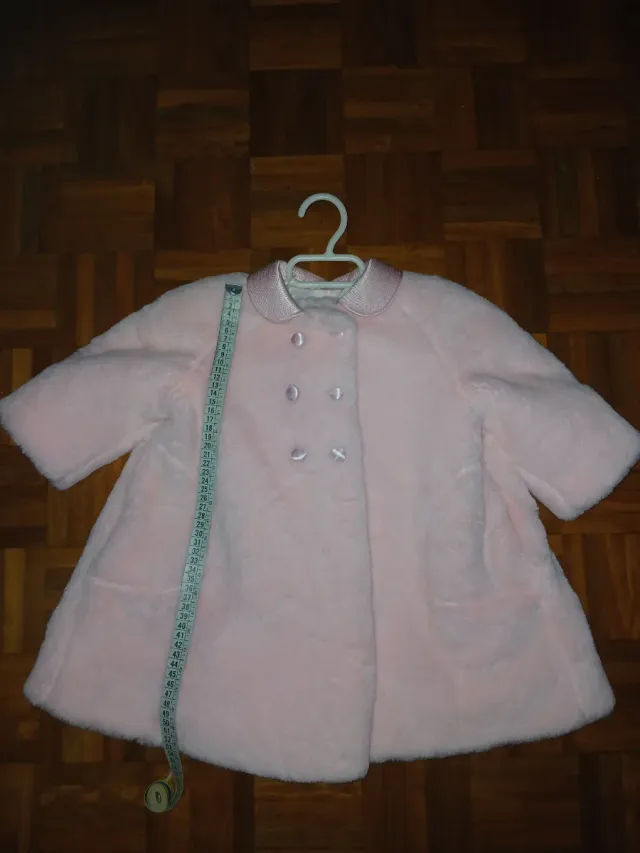 Abrigo rosa T.1 año