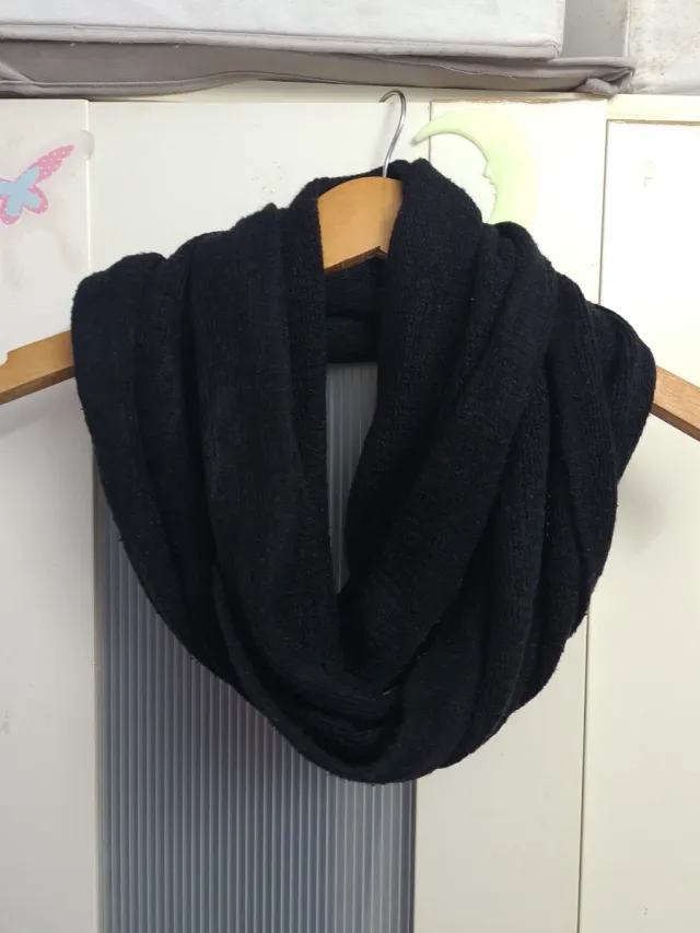 Bufanda circular negra