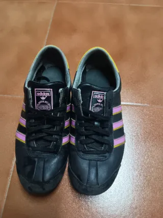 Tenis Adidas Negros y Rosas