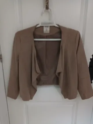 Torera antelina beige Bershka Talla única