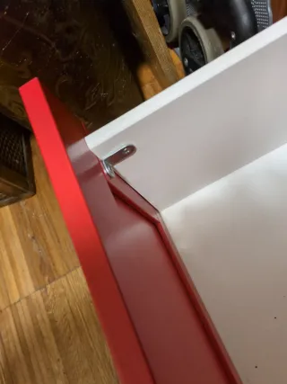 Cómoda Brimnes Ikea roja