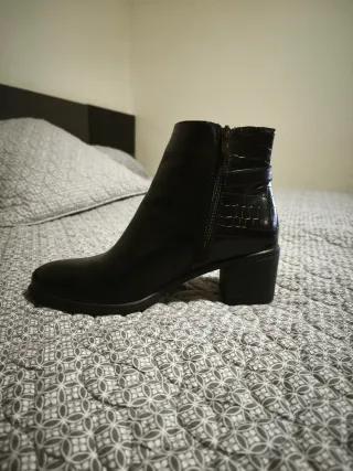 Botines negros tacón