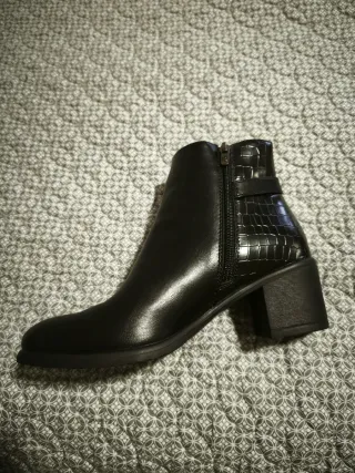 Botines negros tacón