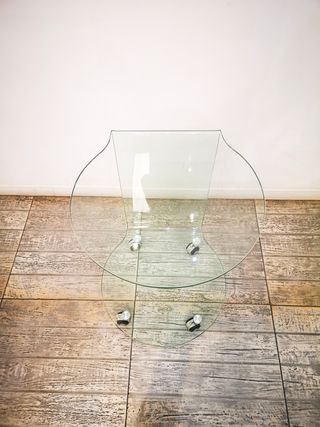 Mesa auxiliar cristal templado con ruedas