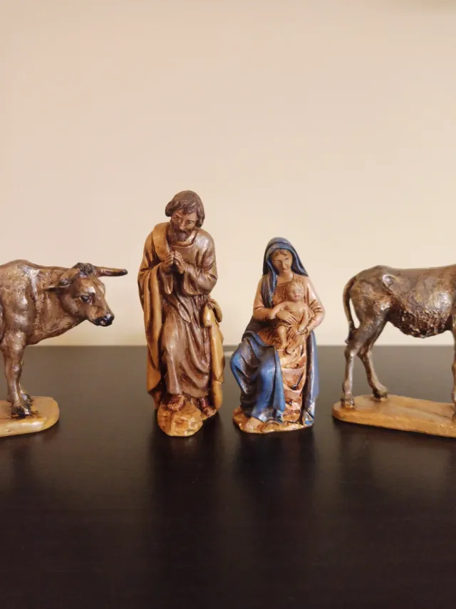 Figuras Belén: Virgen, San José, Niño, animales