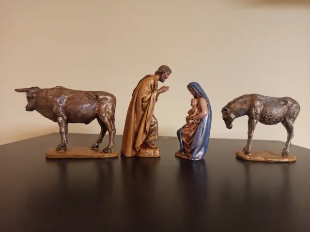 Figuras Belén: Virgen, San José, Niño, animales