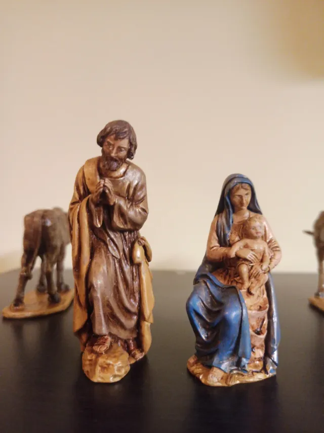 Figuras Belén: Virgen, San José, Niño, animales