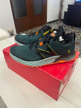 Zapatilla New Balance Verde y Naranja