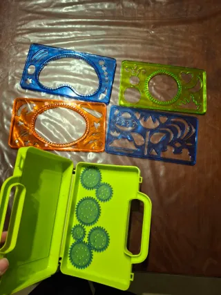 Juego plantillas pintar dibujo Imaginarium