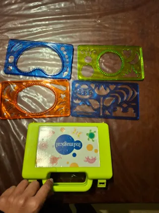 Juego plantillas pintar dibujo Imaginarium