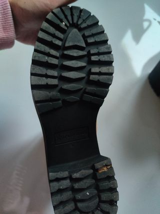 Botines marrones tacón  ante stradivarius 37