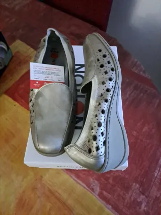 Zapatos de piel plateados T39 ancho especial