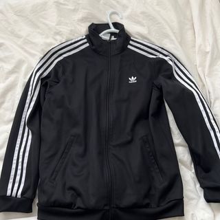 Chaqueta Adidas Negra con Rayas Blancas