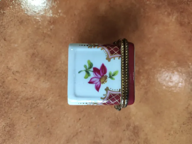 Scatolina vintage in porcellana con fiori stile Limoges