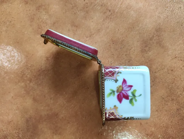 Scatolina vintage in porcellana con fiori stile Limoges