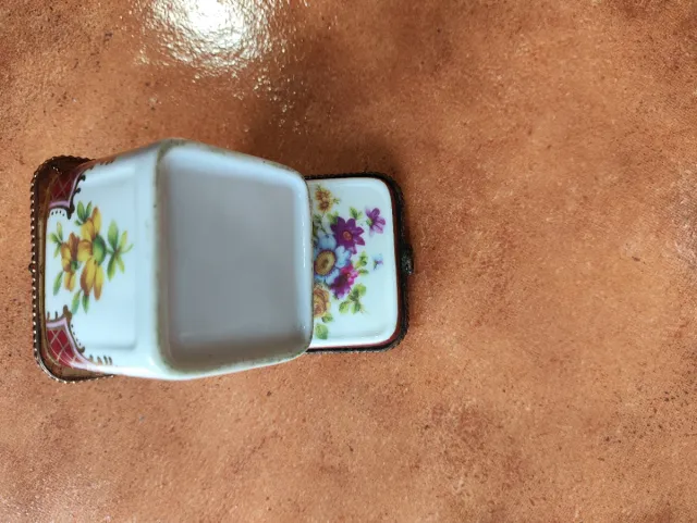 Scatolina vintage in porcellana con fiori stile Limoges