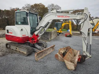 Takeuchi TB240 - Año 2020 - 3 cazos