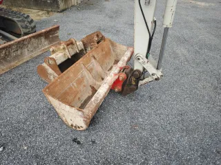 Takeuchi TB240 - Año 2020 - 3 cazos