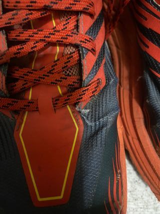 Zapatillas Hoka Speedgoat 4 Azul/Rojo