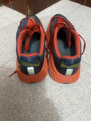 Zapatillas Hoka Speedgoat 4 Azul/Rojo