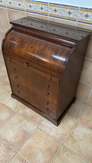 Scrivania in legno massello con cassettiera classica